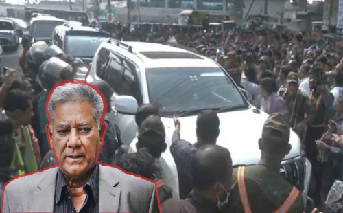 চট্টগ্রাম বন্দরে গিয়ে এসে শ্রমিক-কর্মচারীদের তোপের মুখে নৌ উপদেষ্টা 