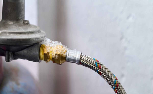 রাজধানীতে গ্যাস লিকেজ থেকে বিস্ফোরণে দগ্ধ ১০ 