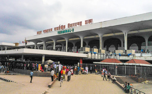 বিশেষ ফ্লাইটে দেশে ফিরলেন কাতারে আটকে পড়া ৪৩০ বাংলাদেশি 