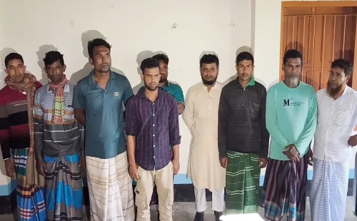 জামালপুরে তিন হাজার লিটার পেট্রোলসহ আটক ১১ জনকে পুলিশে সোপর্দ 