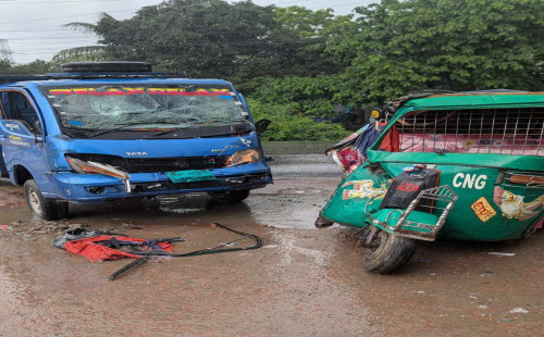 বুড়িচংয়ে সিএনজি ও পিক-আপের সংঘর্ষে নিহত ১, আহত ৫ 
