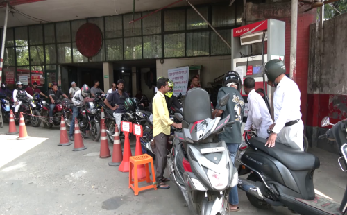 জ্বালানি তেলের মজুত আছে ১১ দিনের, এপ্রিলে আসছে আরও সাড়ে ৩ লাখ টন 