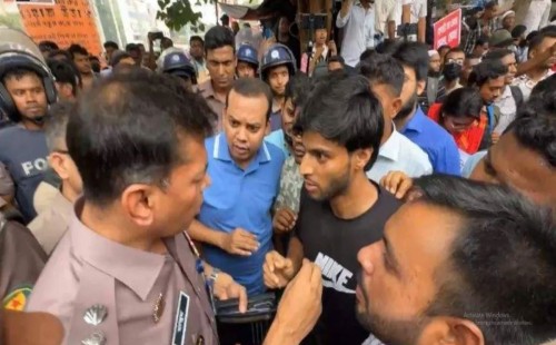 নিয়োগপত্রের অপেক্ষায় ক্ষুব্ধ প্রাথমিক শিক্ষক প্রার্থীরা : শাহবাগে আন্দোলনের হুঁশিয়ারি 