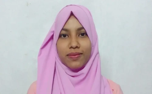 দারিদ্র্যকে হারিয়ে এসএসসিতে জিপিএ-৫ পেল সীতাকুণ্ডের অদম্য পারজানা 